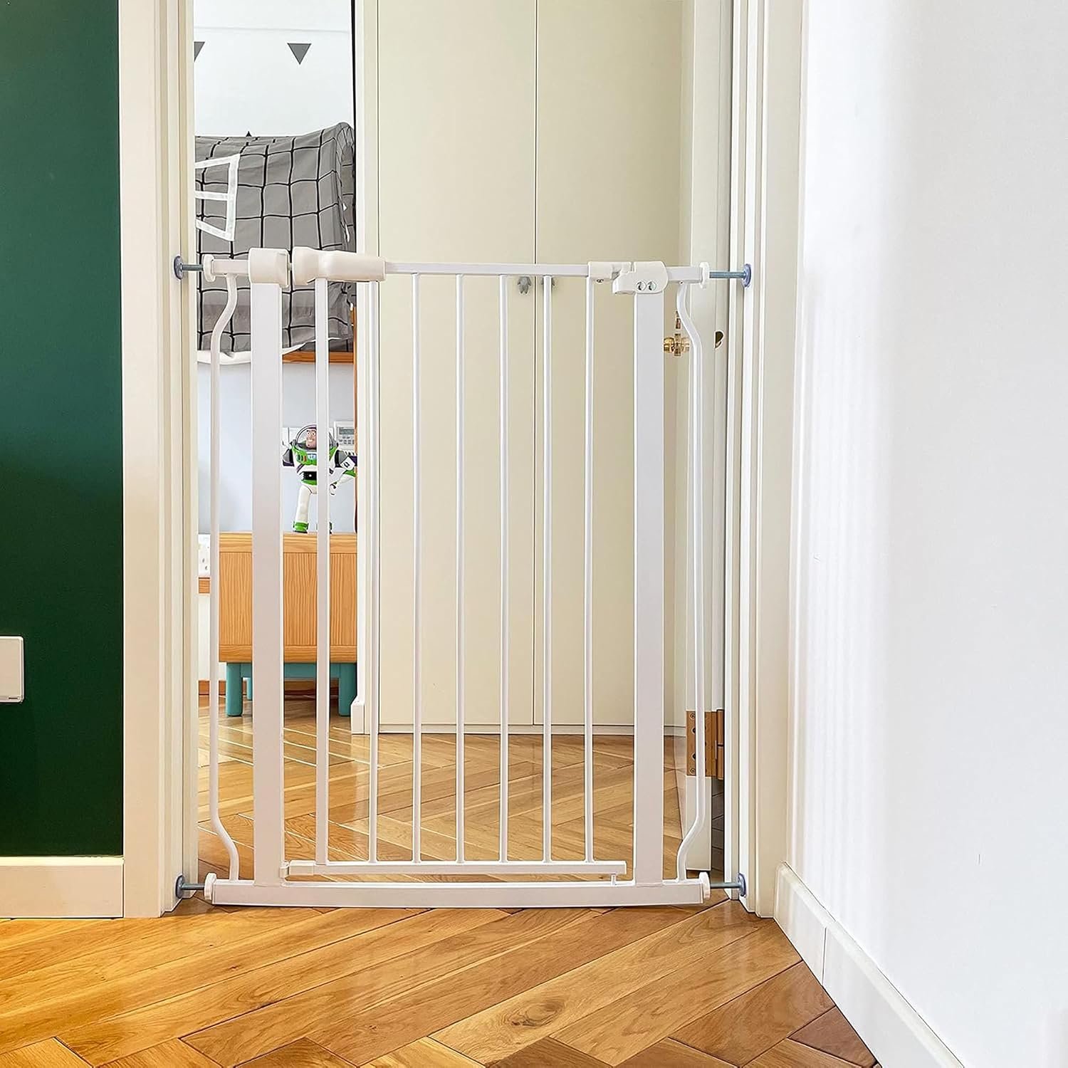 BalanceFrom Easy Walk-Thru Baby Safety Gate, Fits 29.1″ to 33.8″ Openings